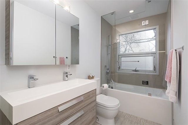 5-SHARED BATHROOM